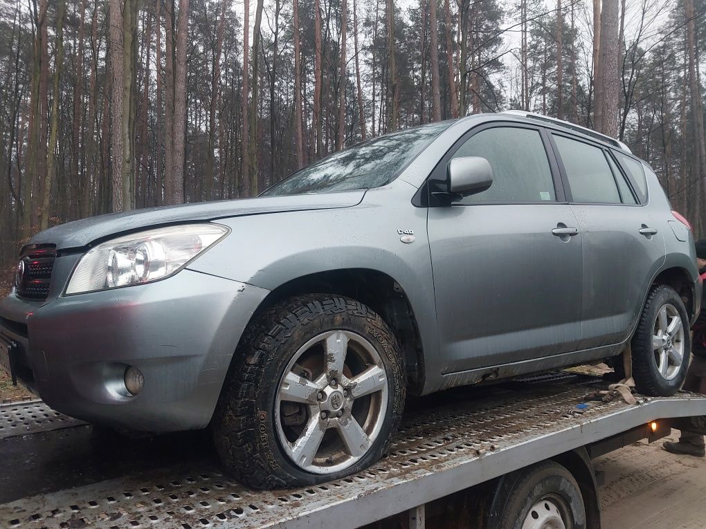 Maska toyota rav4 III