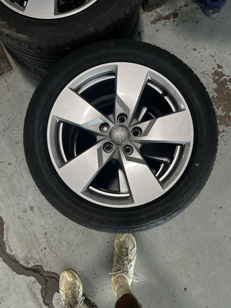 Jantes Audi 17 c/ pneus 225/50/17 RFT