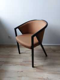 krzesło włoskiej marki TONON  drewniane tapicerowane