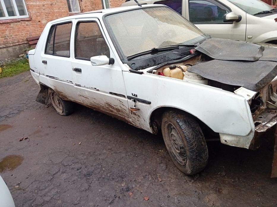 Продам кузовні деталі заз  славута