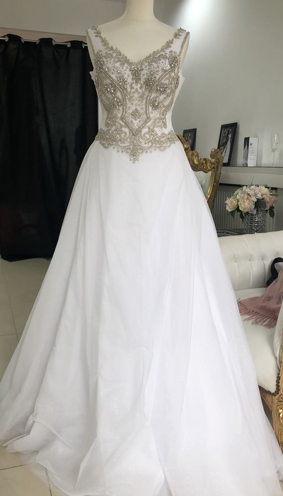 Nowa suknia ślubna brylantowa