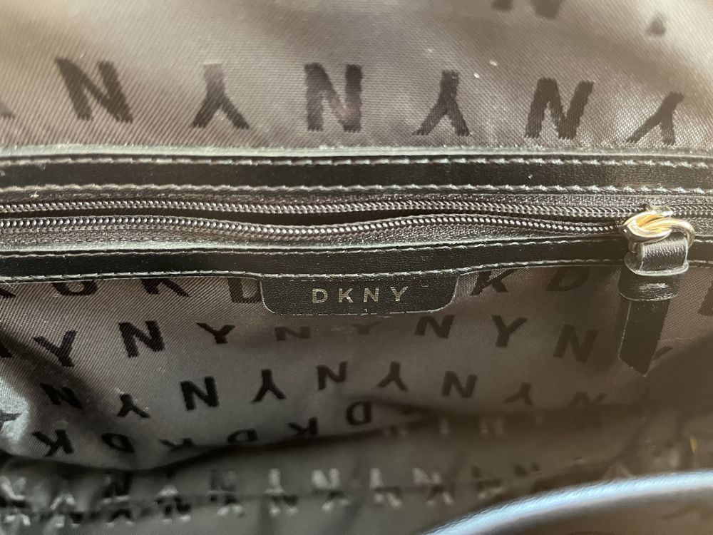 Продам сумочку DKNY