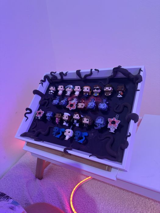 стенд для фігурок stranger things кіндер джой, дивні дива Вілл