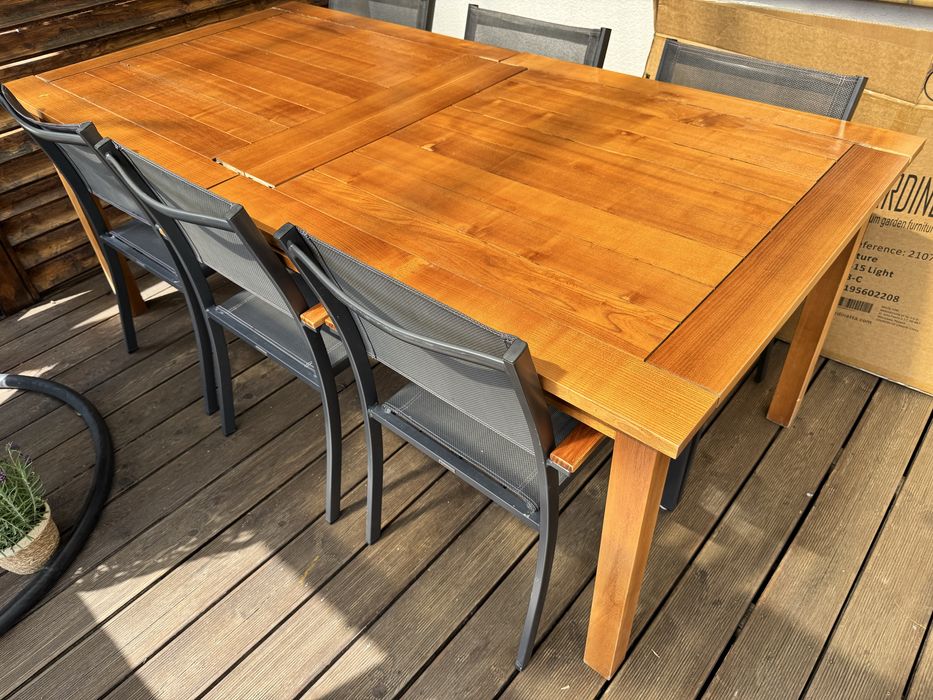 Stół z 6 krzesłami – elegancki zestaw jadalniany lub na taras