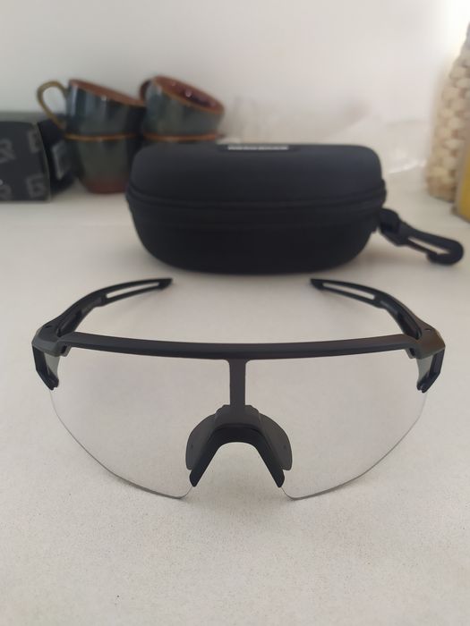 Okulary fotochromowe, nowe z etui, przeciwsłoneczne, przezroczyste