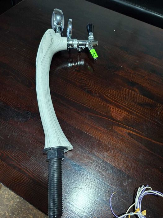 Nalewak do piwa z kranem