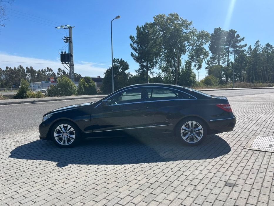 Mercedes Benz Coupé E 220 CDI em muito bom estado com todos os extr