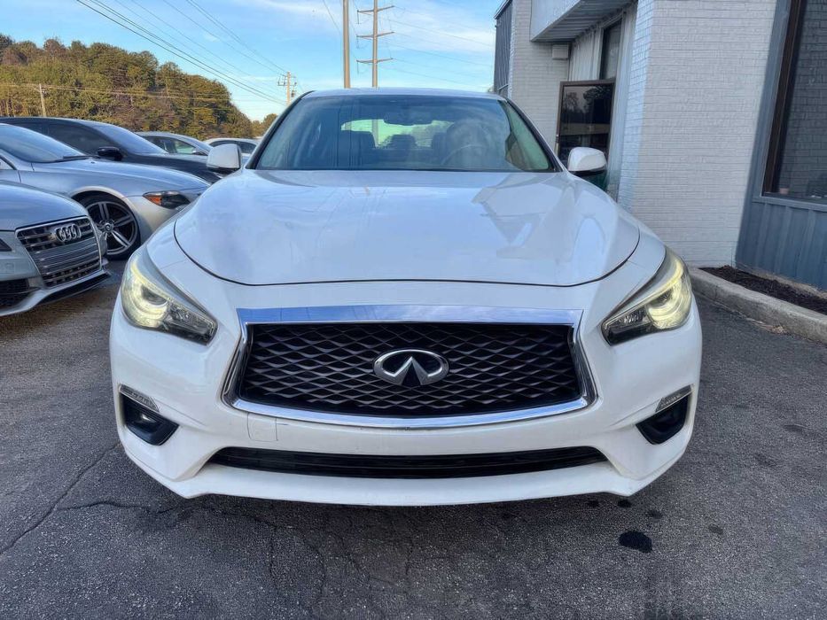 Infiniti Q50      2018