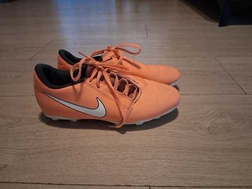Korki, buty piłkarskie NIKE rozm. 35,5