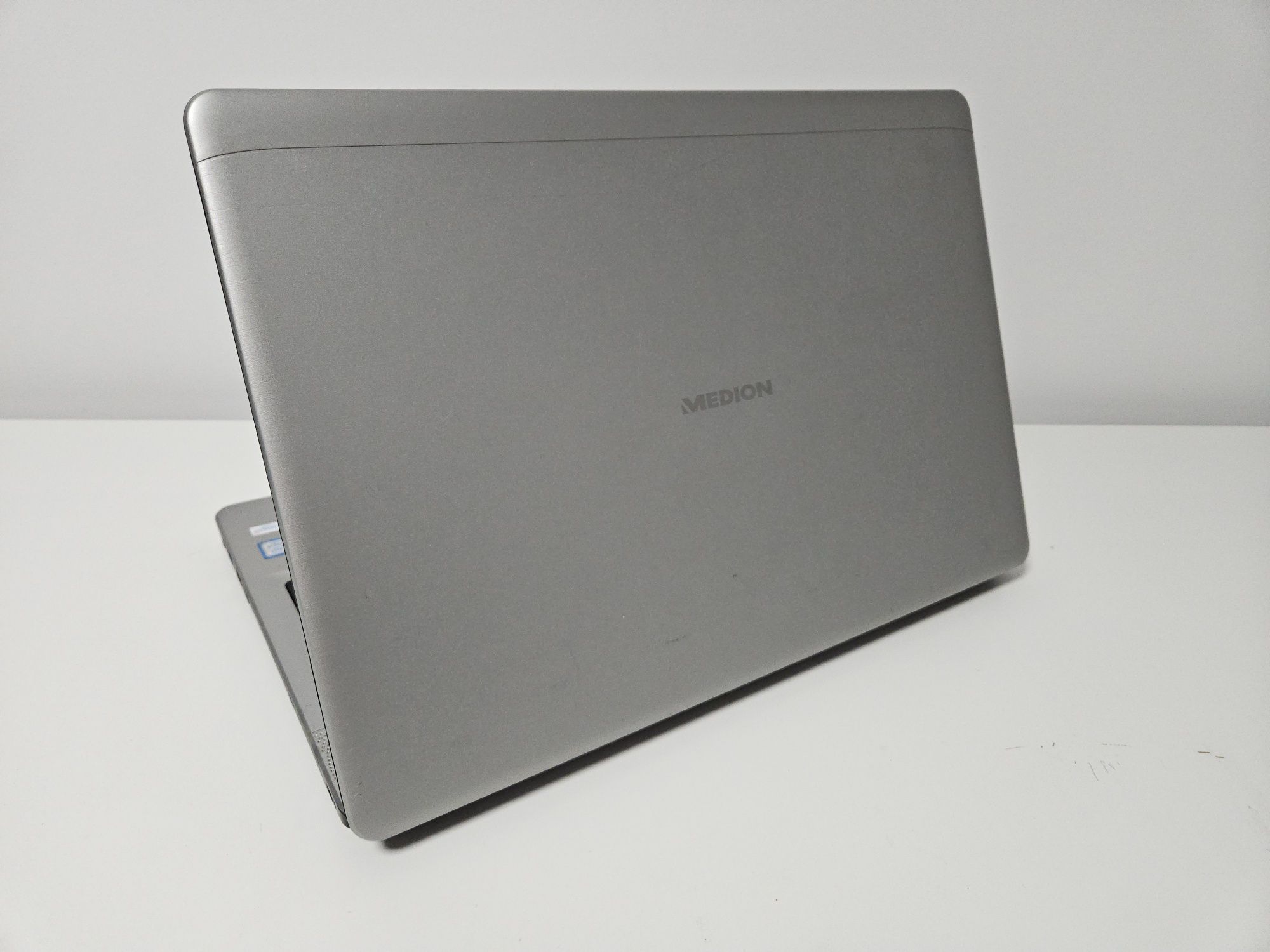 Ноутбук 15.6" Medion E6424  i5-6267U/DDR3-6Gb/SSD-128Gb