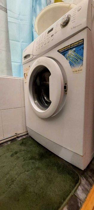 Здається 2х кімнатна в дружньому будинку на вул. Ахматовой