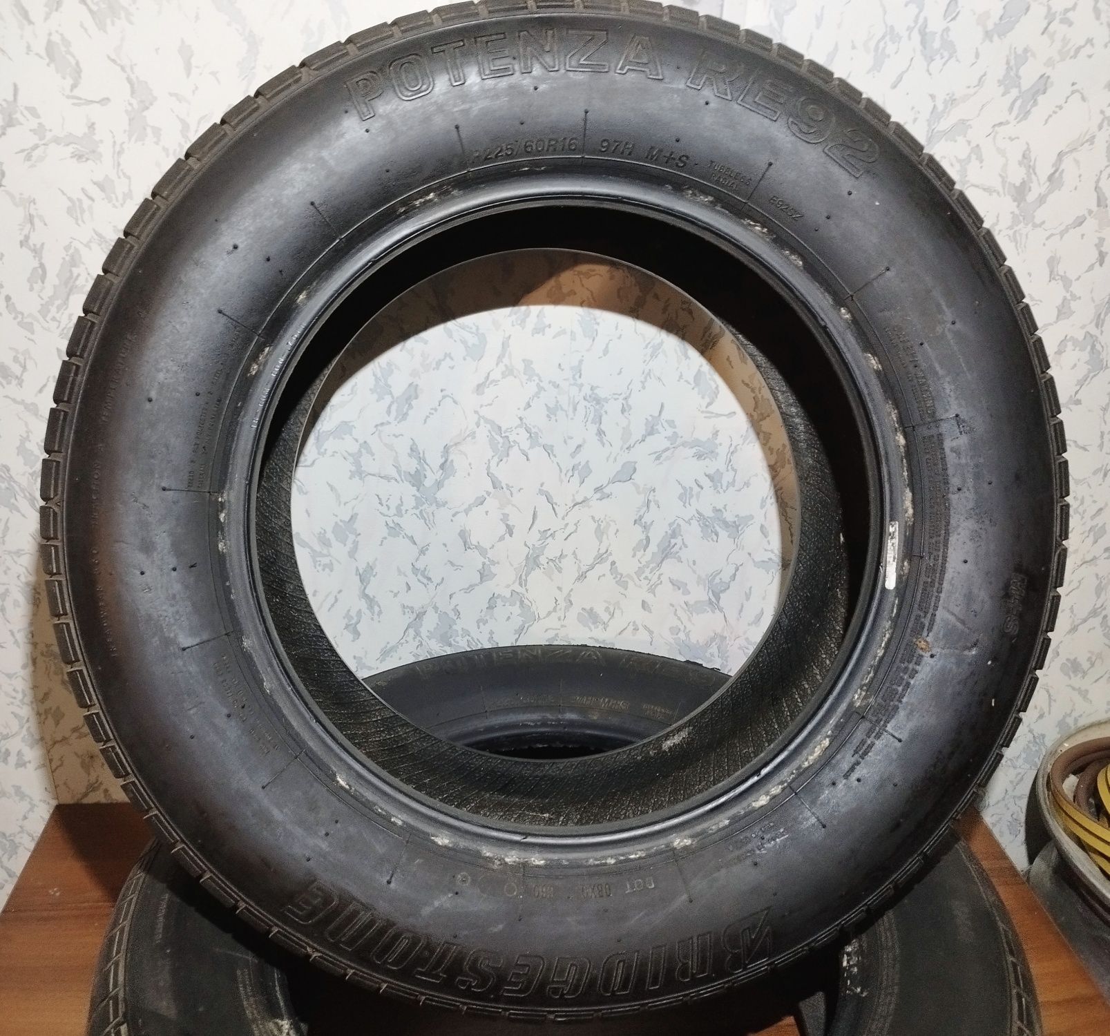 Резина 2шт BRIDGESTONE P225/60 R16 97H Остаток 8.1мм Производ.USA M+S