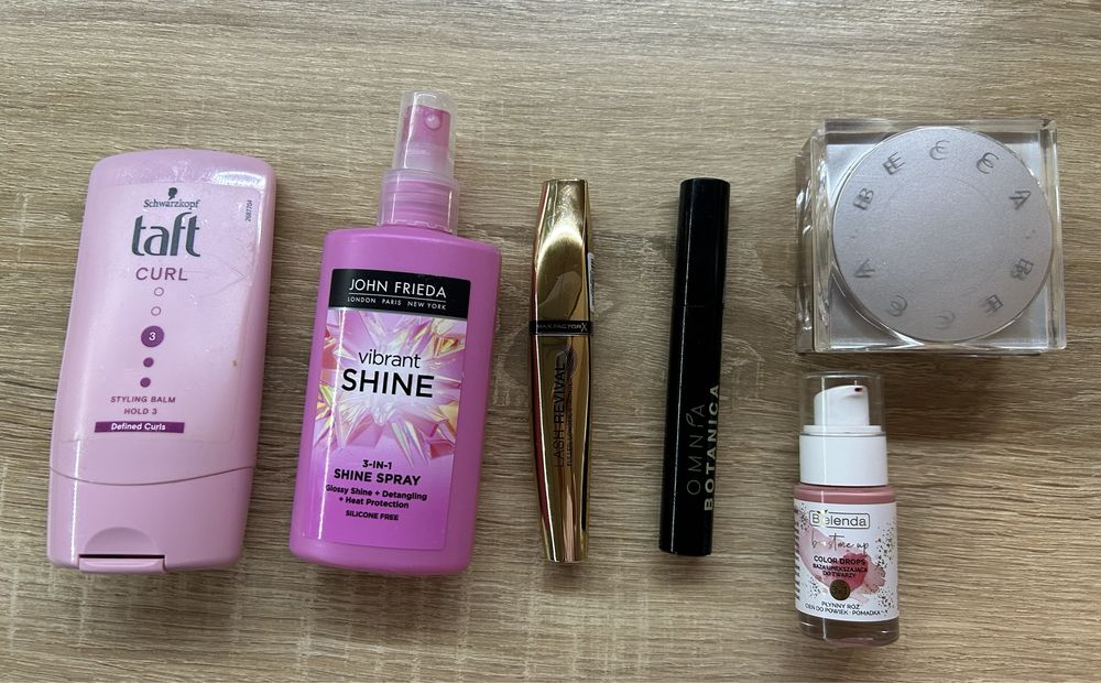 Zestaw uzywanych kosmetyków tusz max factor, puder becca