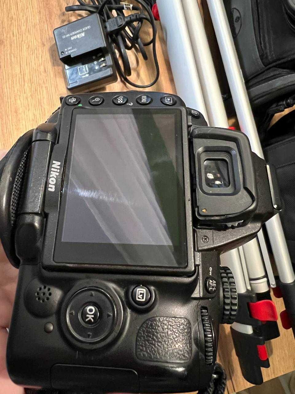 Фотоаппарат Nikon D5000 + об'єктиви 12-24mm та 50mm  + штатив та сумка