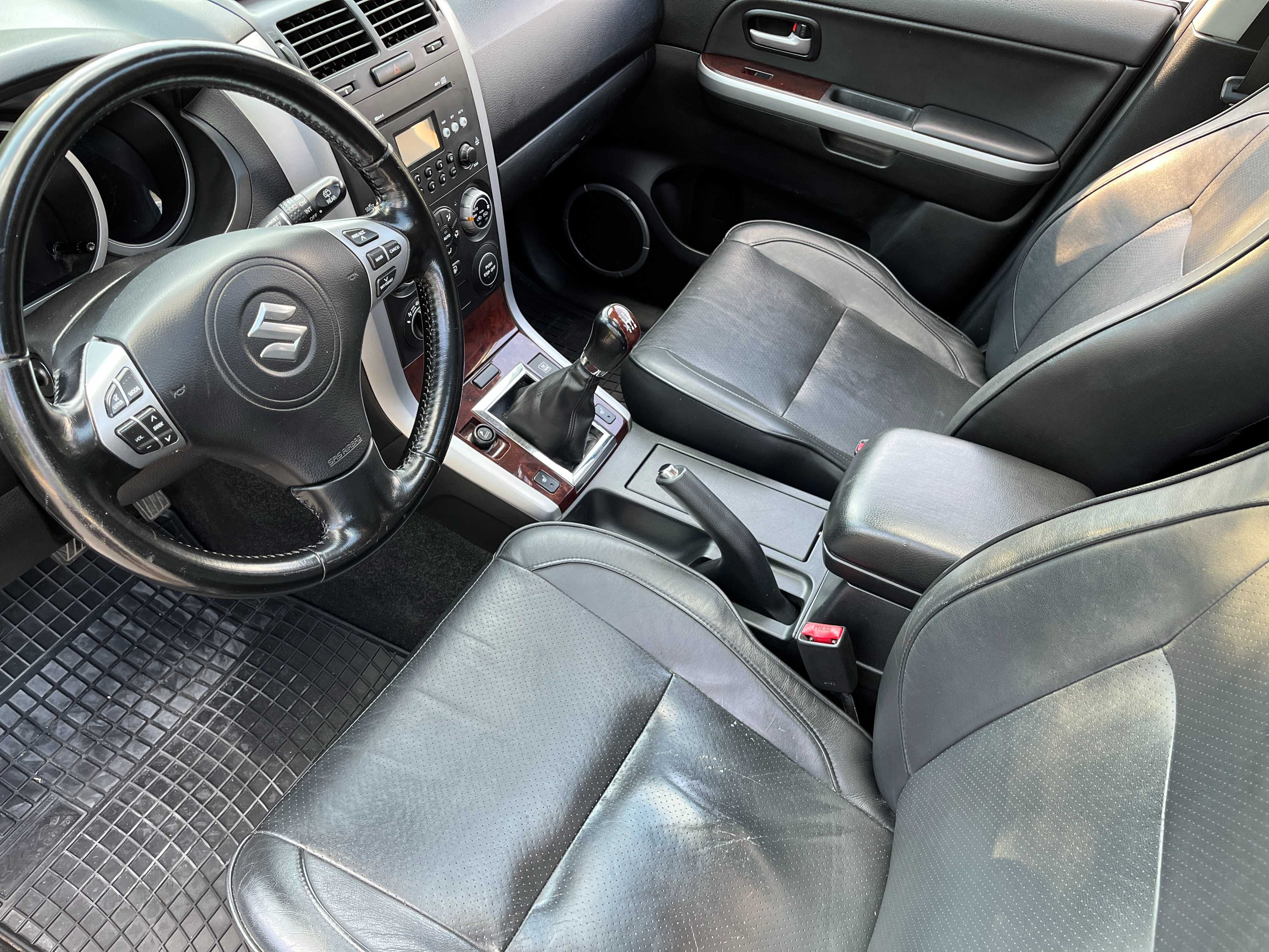 Sprzedam Suzuki Grand Vitara 1.9 TDi 2006 r. Przebieg 185000 km.