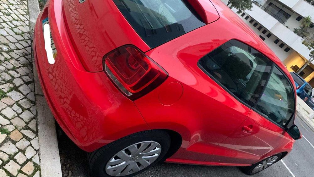 Carro pequeno bem estimado