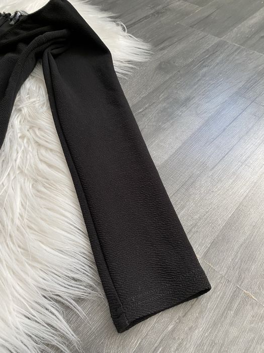 Caris Closet czarna sukienka z chokerem suknia