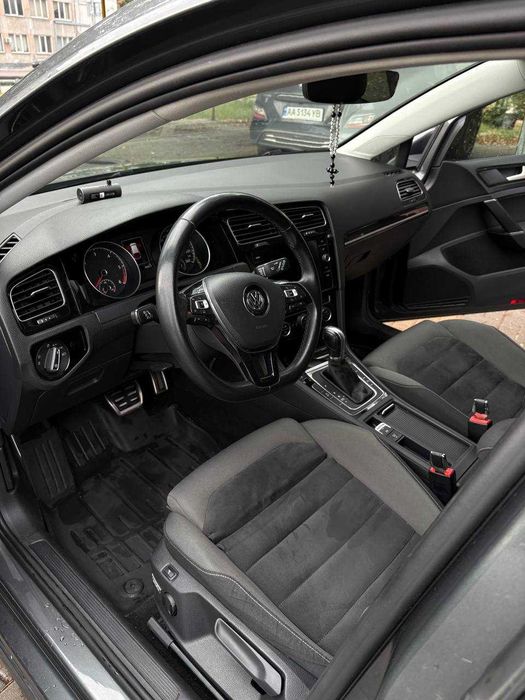 Golf 7 Variant 2.0 diezel автомат