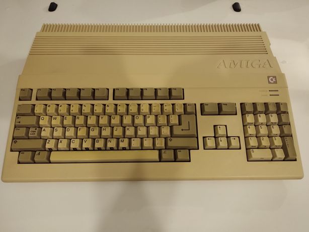 Amiga 500 bez zasilacza