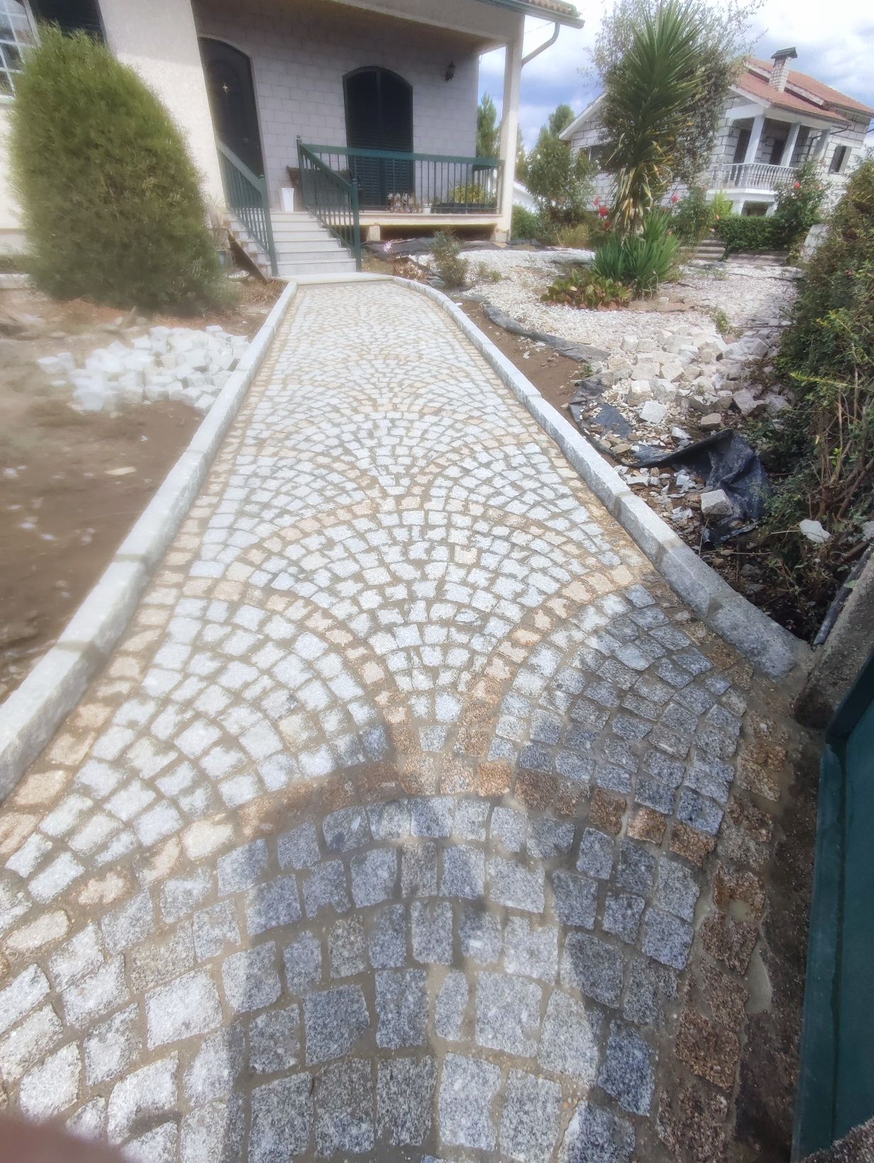 Calçadas e jardins