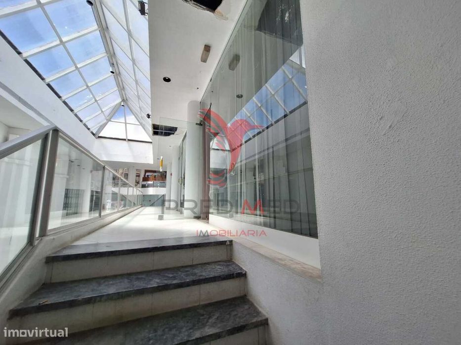Loja no centro comercial Vila Nova em Albufeira - Oura