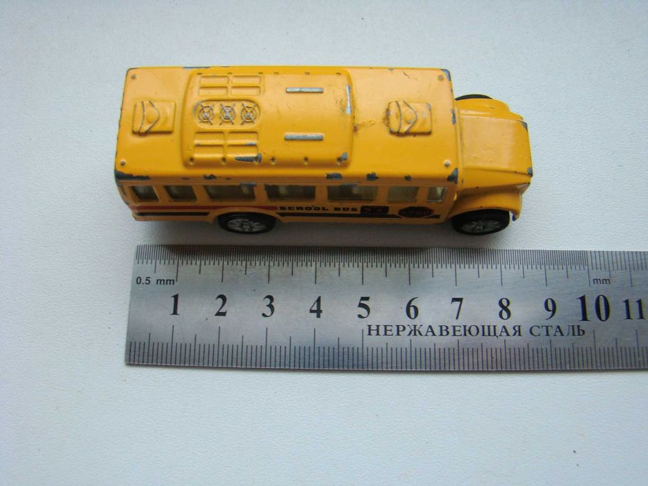 Модель машинки Автобус SCHOOL BUS.