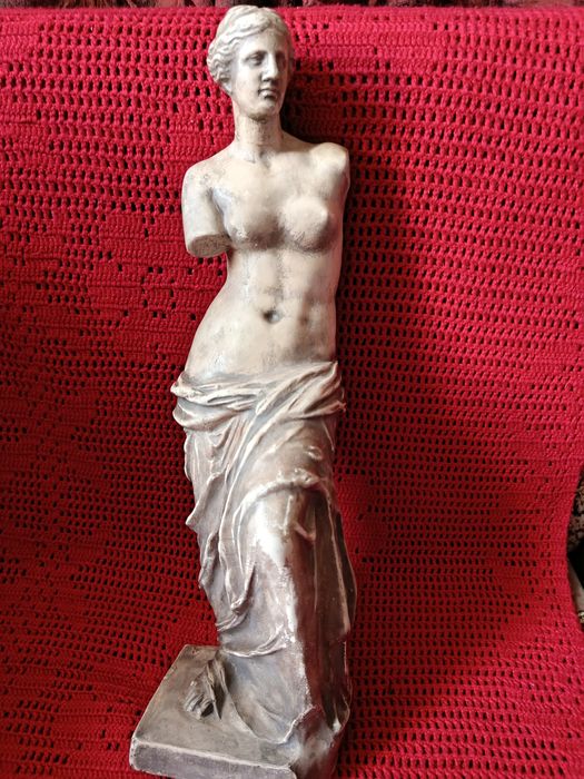 Продам статуетку.