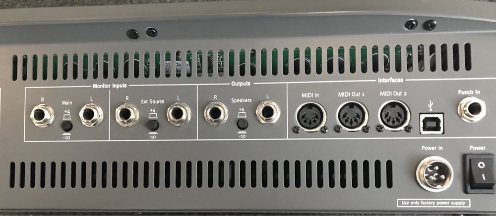 Command 8 Avid | Контроллер Avid Command 8