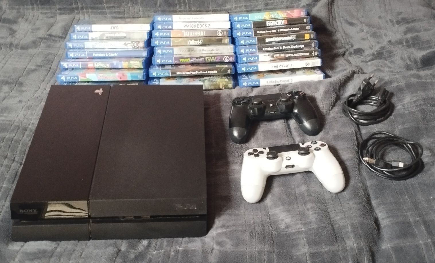 Konsola PS4 1TB - 2 pady - 24 gry