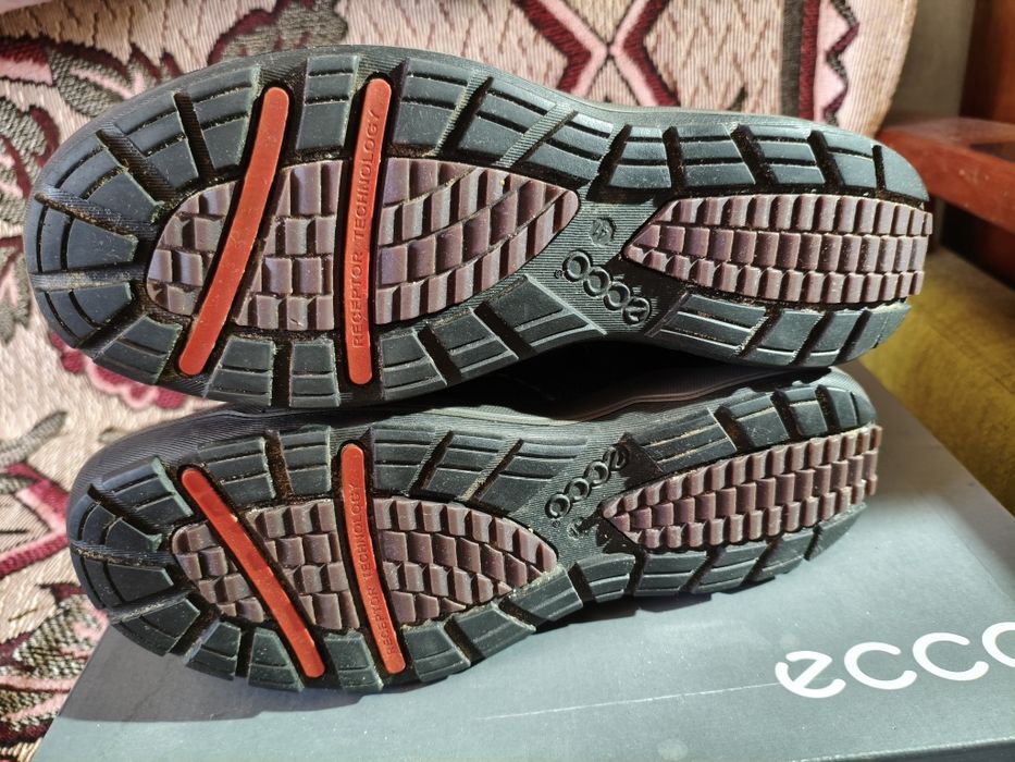 Продаю фирменные зимние полусапоги ECCO, женские, размер 41 (по стельк