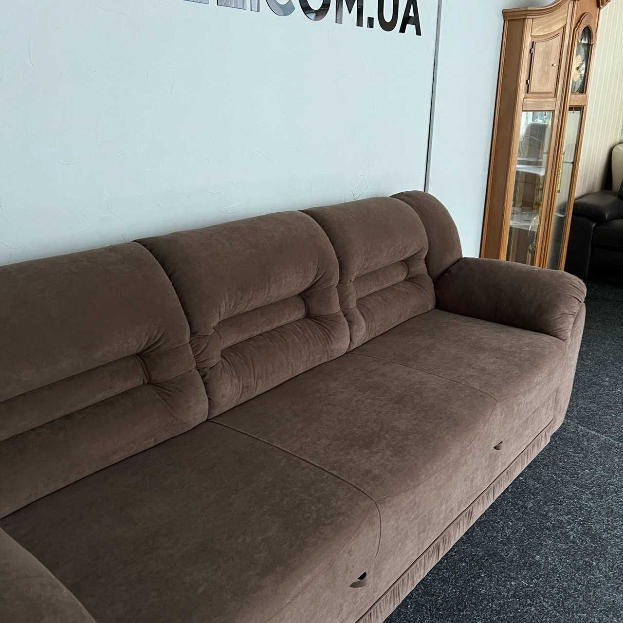 Новий прямий розкладний диван