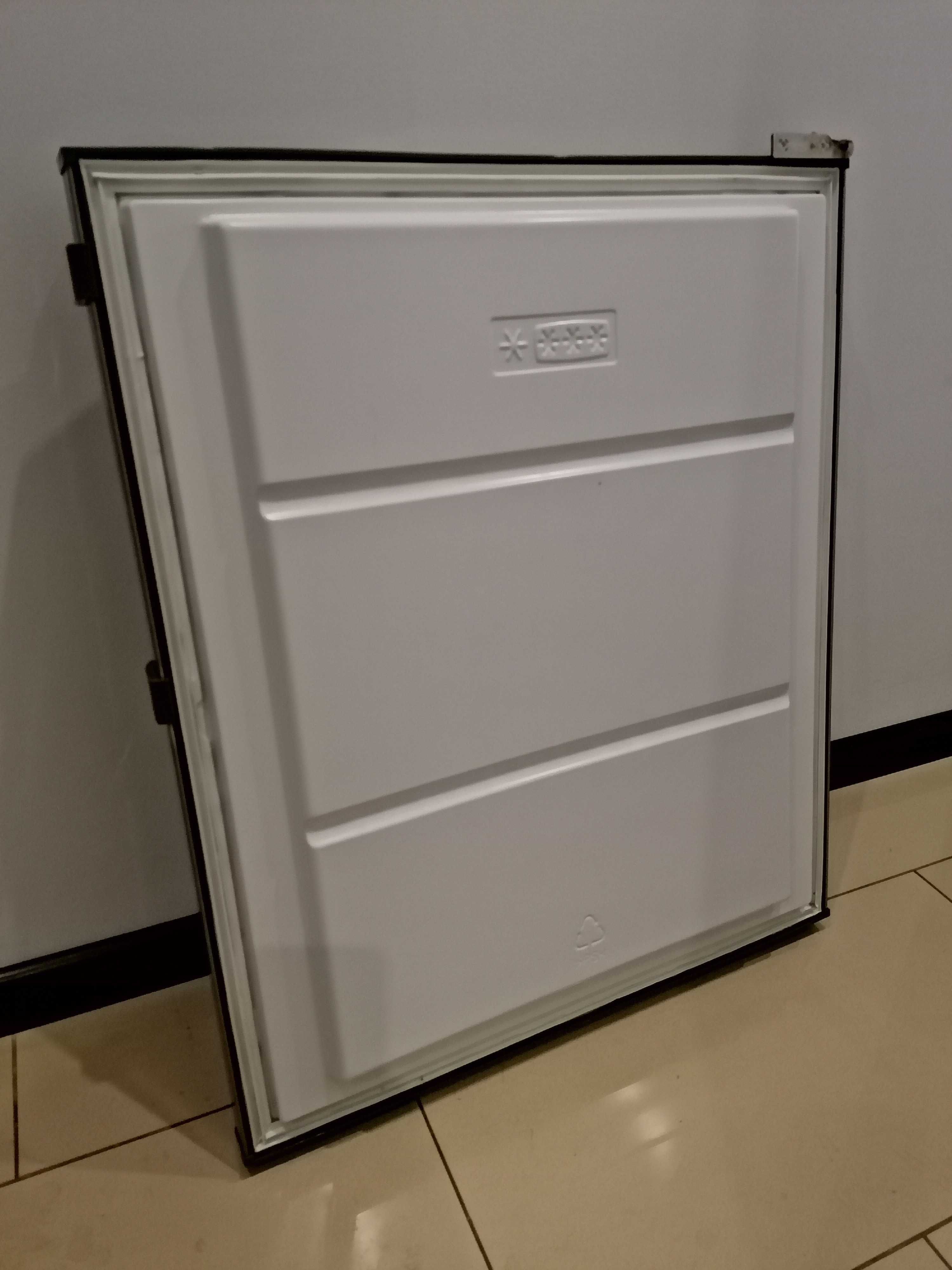 Półki , Szuflady , Balkoniki , Drzwi // Electrolux EN 3400 //