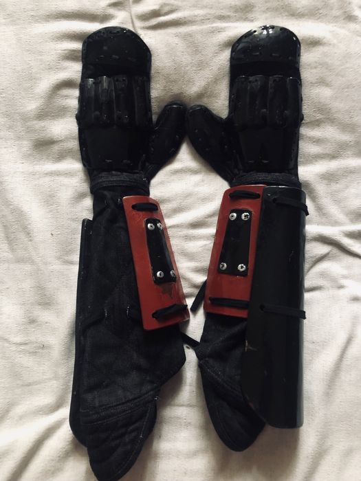 Наручі історичні