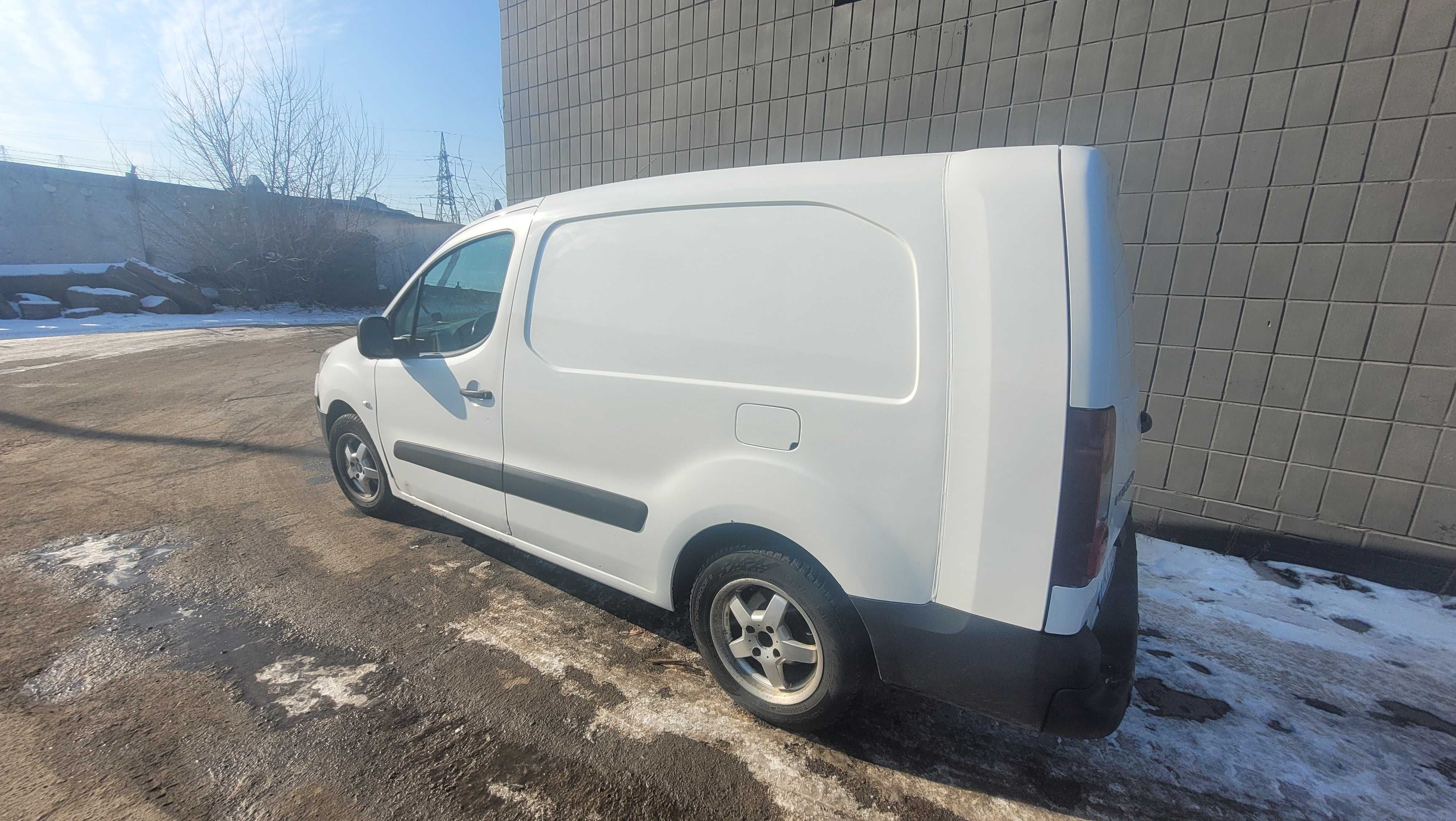 Peugeot Parter 2013 Довга база