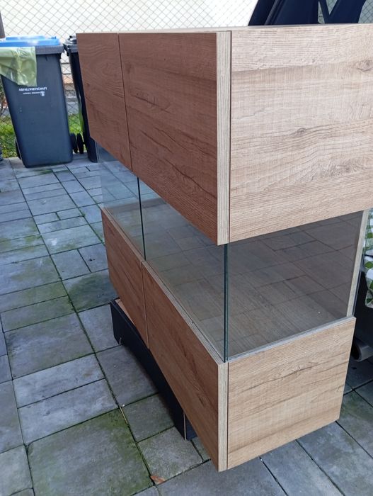 Sprzedam komodę witrynę ciemny dąb