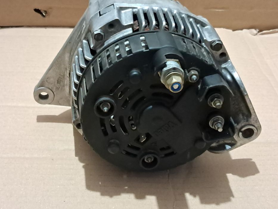Генератор 80А Valeo 7700857074