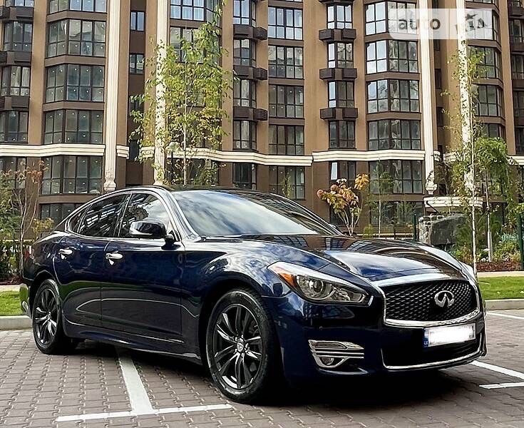 Infiniti Q70 в ідеальному стані