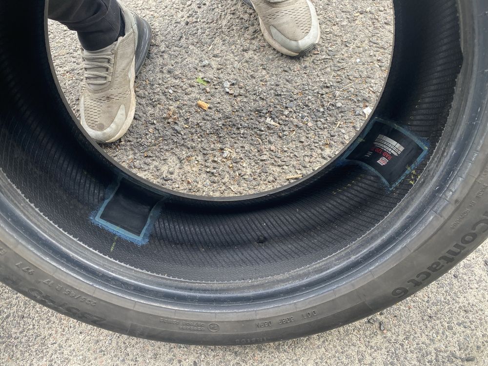 Продам шины Continental 235/45 r17