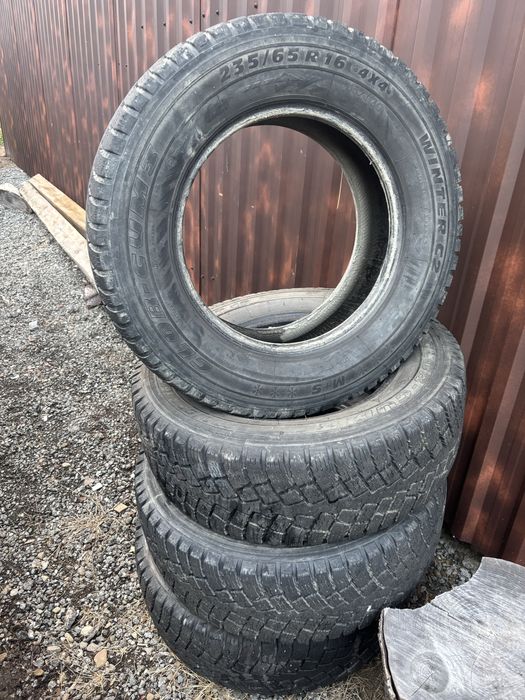 Sprzedam Opony 235/65/16