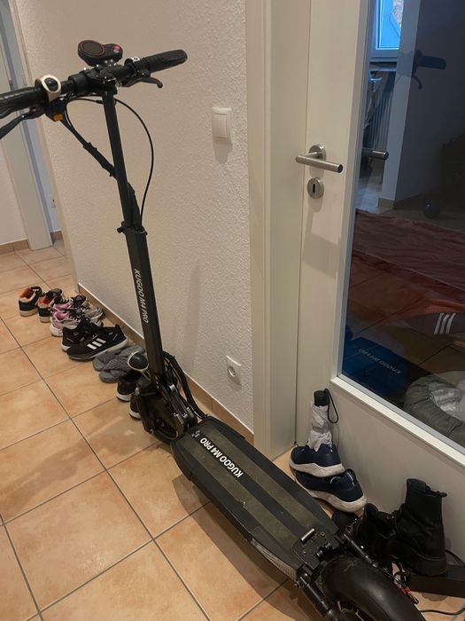 KUGOO M4 PRO 48V-17AH 600W