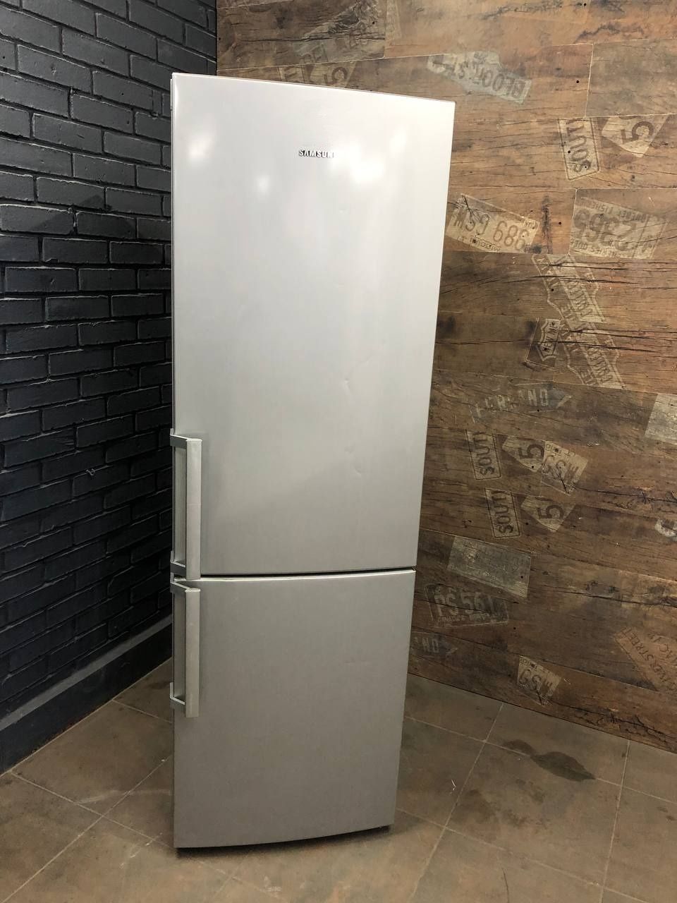 Холодильник Indesit  ITI 5181 S.Більше 4000 тисяч одиниць техніки.
