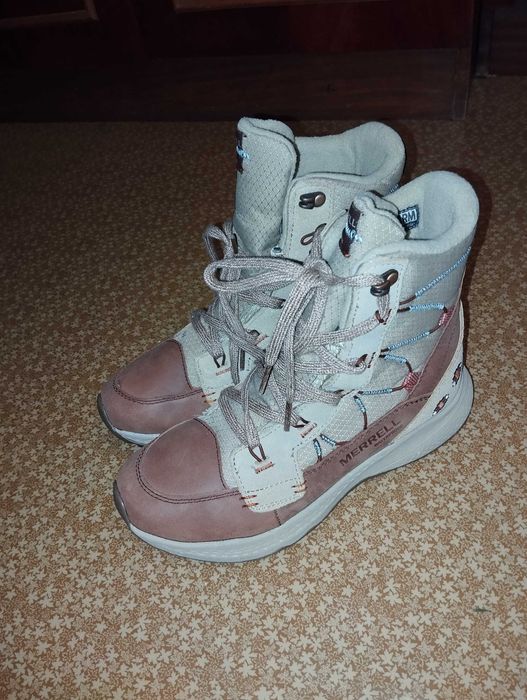 Продам зимові чоботи дівчинці (розмір 37)