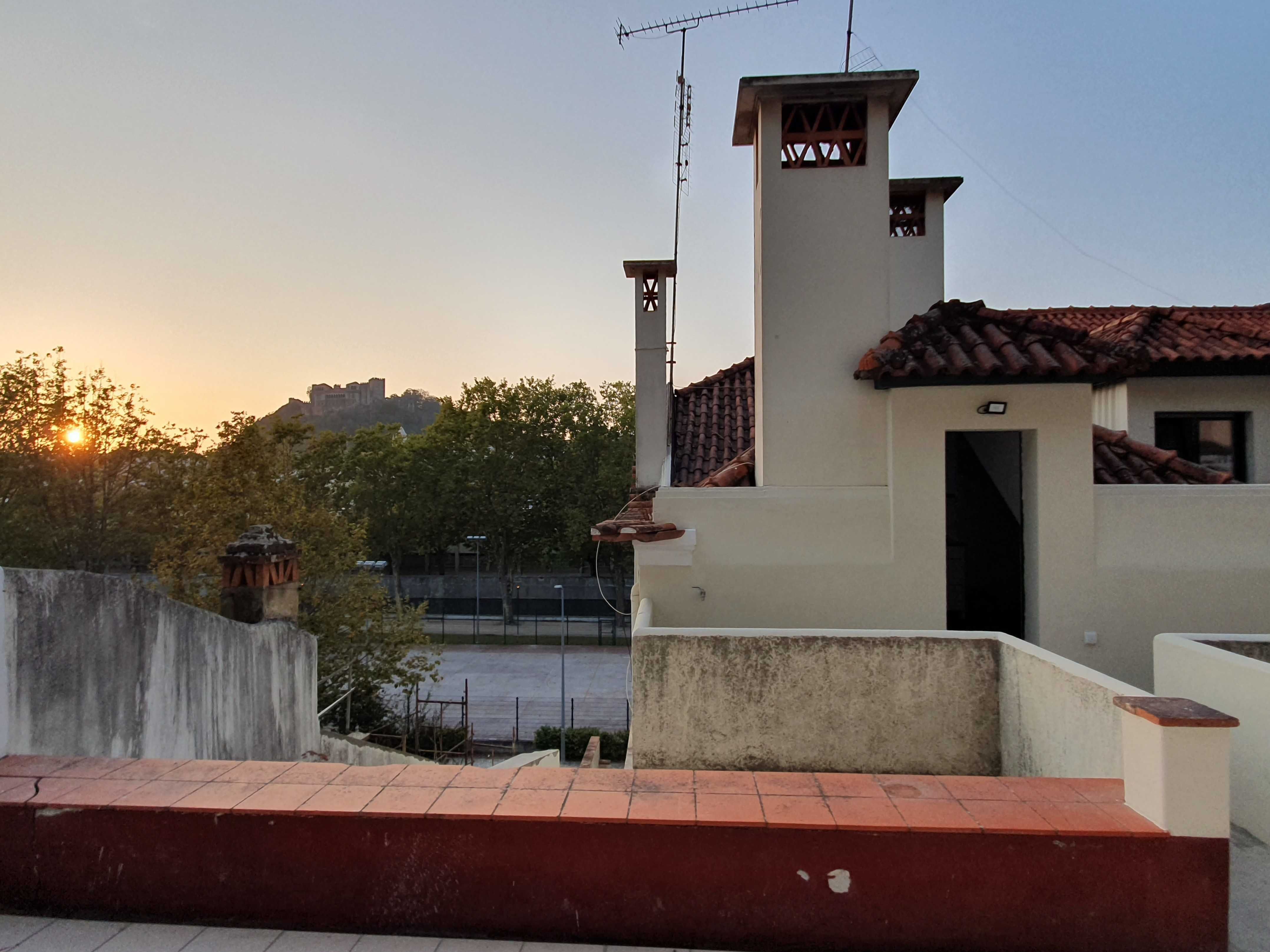 Aluga-se Apartamento T2 Leiria - em frente Parque do Avião