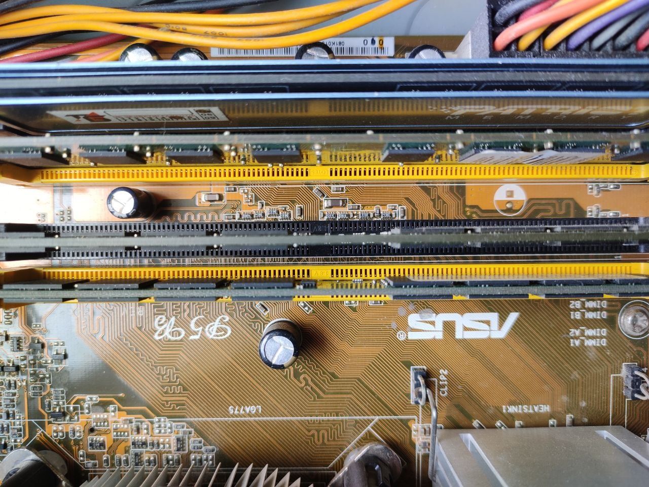 Продається ПК
M/b Asus P5B
CPU Intel Q6600
RAM DDR2 7Gb (2x2x2x1) 
G