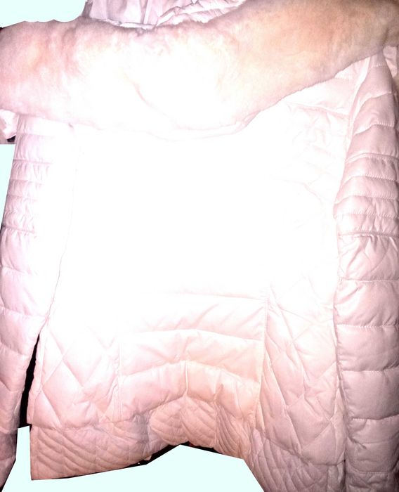 Зимова куртка жіноча капюшон зі знімним хутром біла