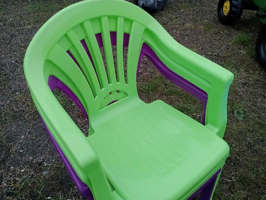 Krzesełko dziecięce - 1 szt.