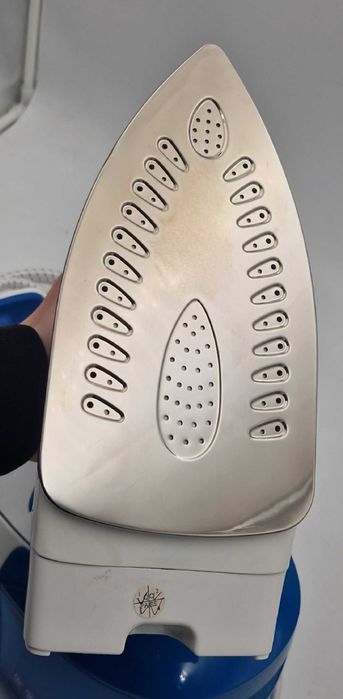 Żelazko Stacja Parowa Quicksteam DBS3350-1. 2400W Szybkie Prasowanie!