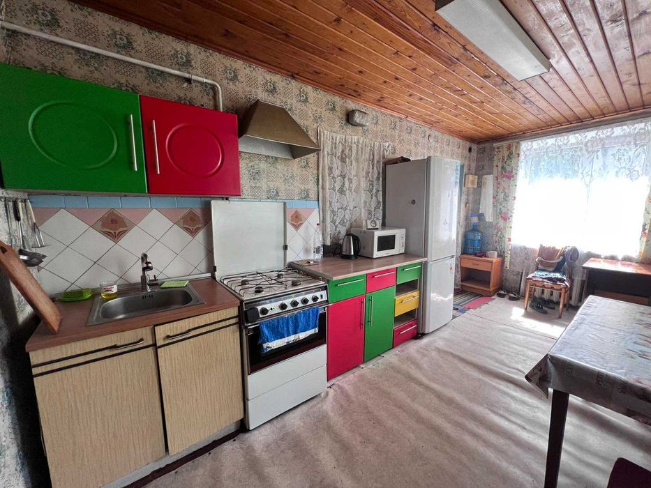 Продаж затишного будинку в Дубовому з великою ділянкою та садом!