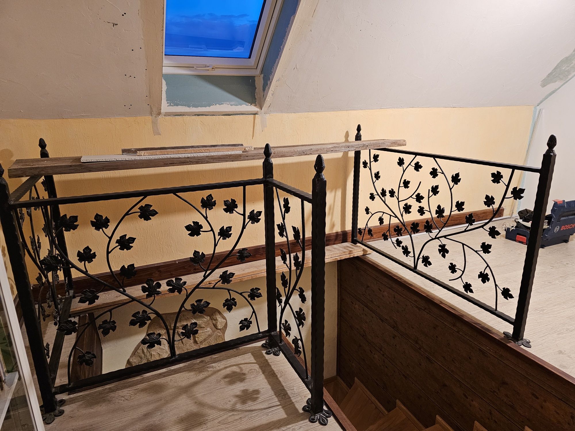 Balustrady kute liście- metaloplastyka