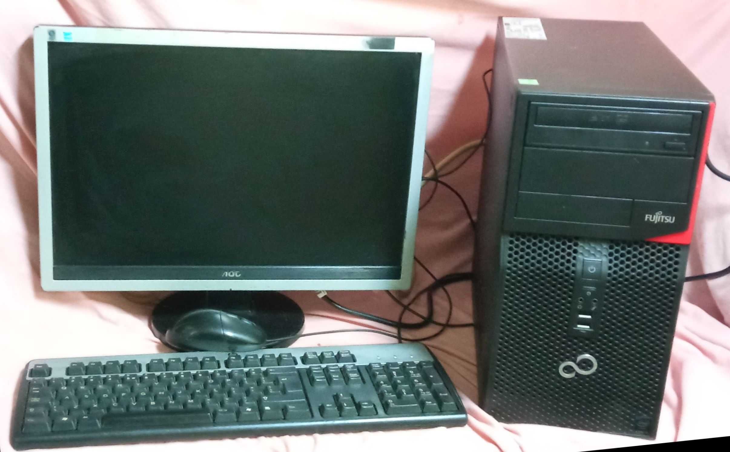 Zestaw komputerowy PC do Gier, oglądania filmów i wielu innych rzeczy.